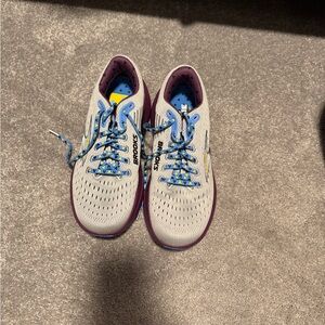 Brooks Wine and Dine - size 9